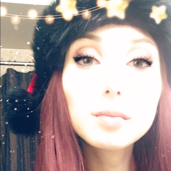 Meet your Posher, Sarah - Picture 1 of 1